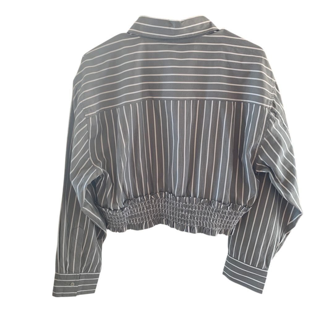 Elan Gray/Striped Cropped Button Down Shirt Smocked Waist Long Sleeve Size L - Picture 3 of 10
